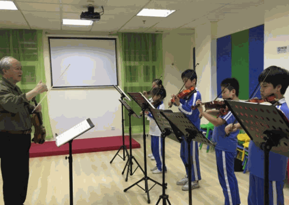 春芽書(shū)法小提琴培訓(xùn)中心