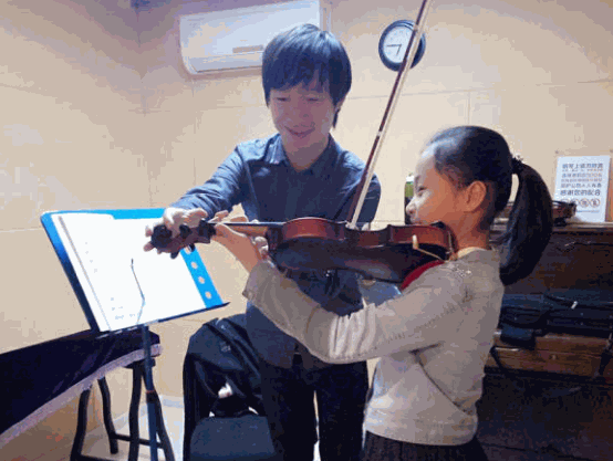 春芽書(shū)法小提琴培訓(xùn)中心