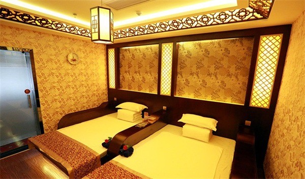 碧塔海養(yǎng)生會(huì)館