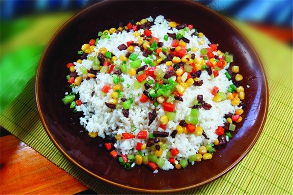 米飽飽港式鐵板炒飯