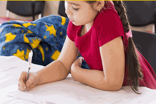 艾右兒童繪本館