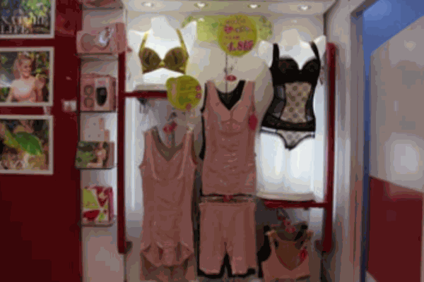 浪漫春天內(nèi)衣