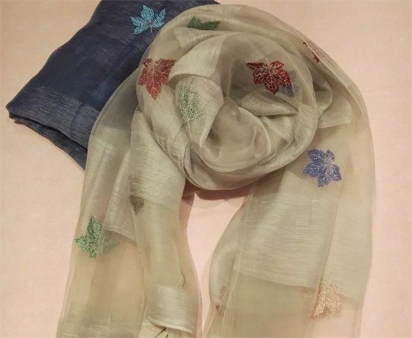 蘭詩雨服裝配飾