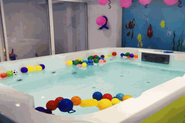 思蜜兒媽媽嬰兒游泳館