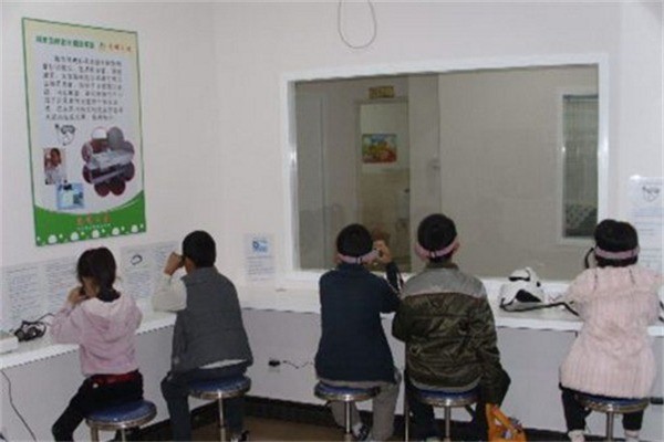 視在人為視力康復(fù)中心