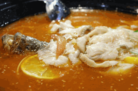 有故事的酸菜魚