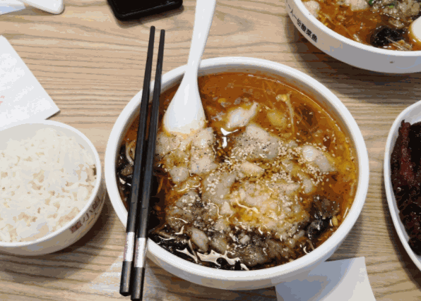 萱丫頭一人一份酸菜魚(yú)