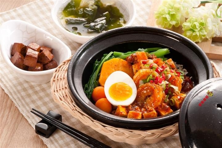 一碗稻谷煲仔飯