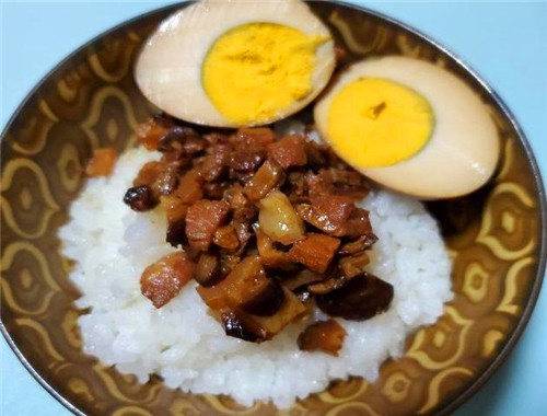 十八味蒸鮮燜肉飯