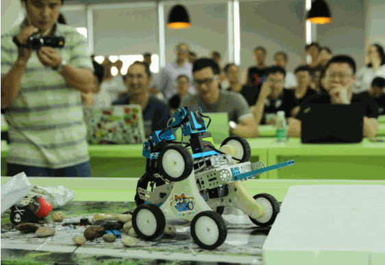 酷博機器人教育