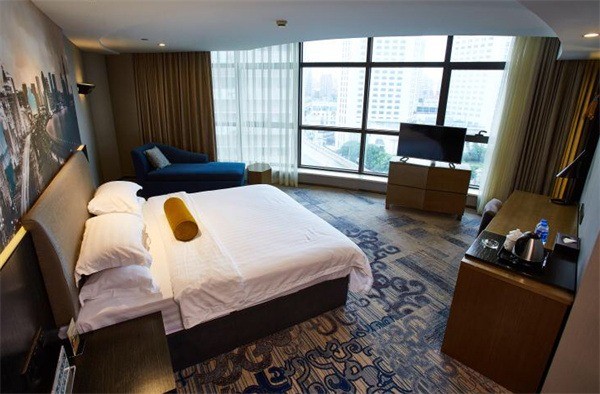 零點(diǎn)依精致酒店