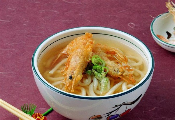 藍(lán)胖子砂鍋米線