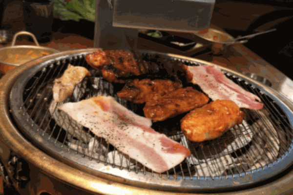 原始一口牛果木炭火烤肉