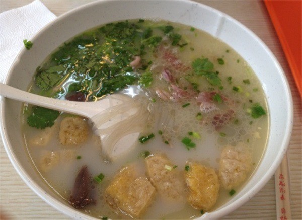 鴨得堡鴨血粉絲湯