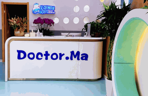 金凱蒙親子游泳