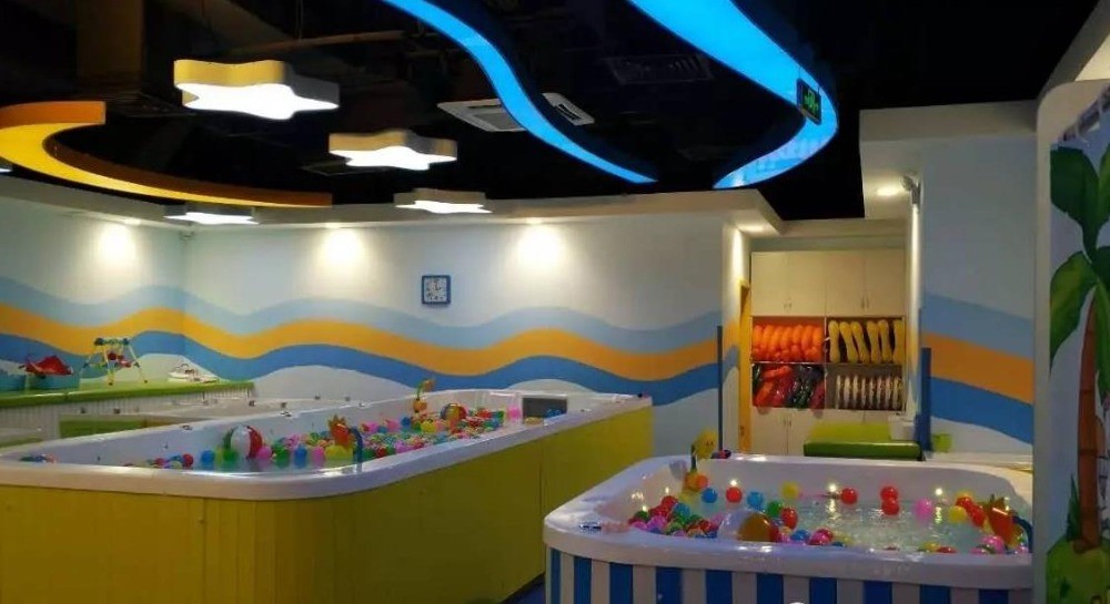 嘟嘟嬰兒游泳館