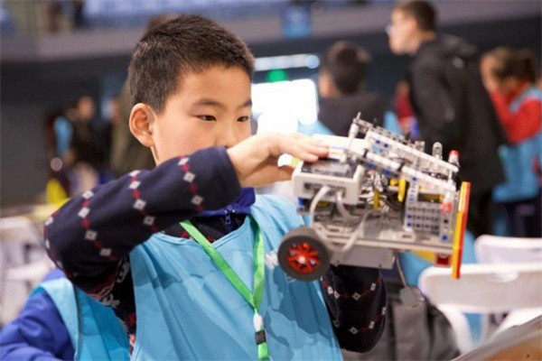 夢克斯機(jī)器人培訓(xùn)