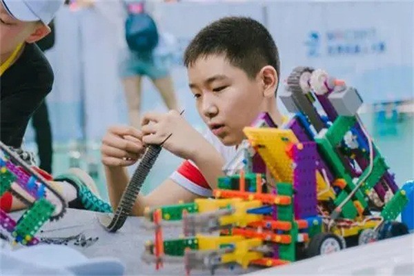 夢克斯機(jī)器人培訓(xùn)