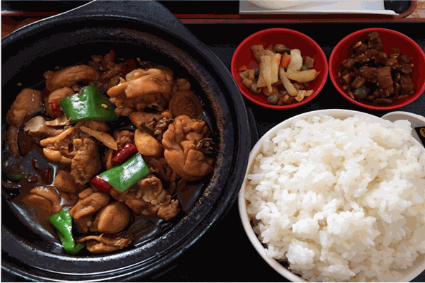 聚福齋黃燜雞米飯