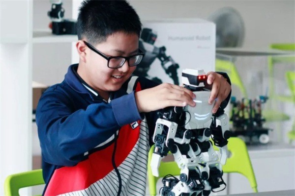 大巧橙機(jī)器人教育