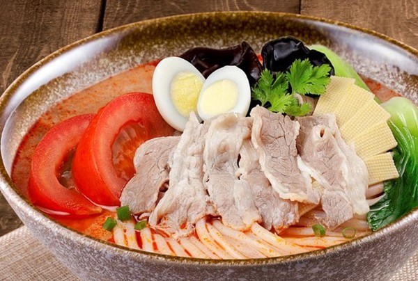 溫師傅云南過(guò)橋米線