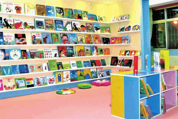 茁閱繪本館