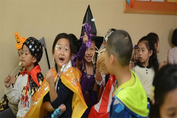 愛閱飛凡青少兒英語