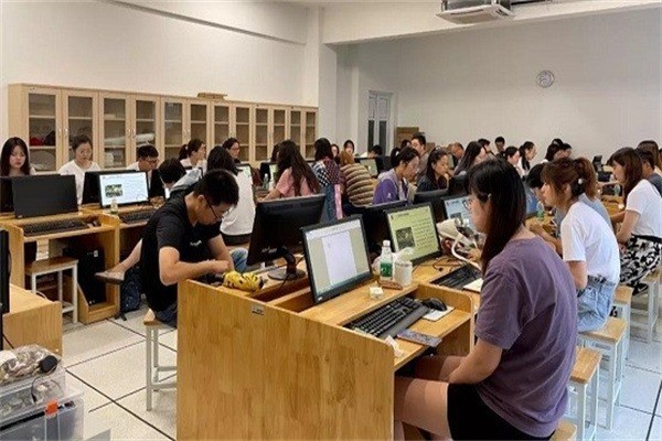 東方智能教育培訓(xùn)中心