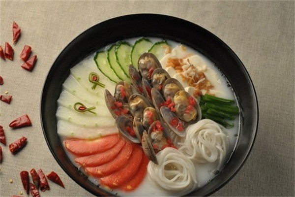 花甲米線黃燜雞米飯