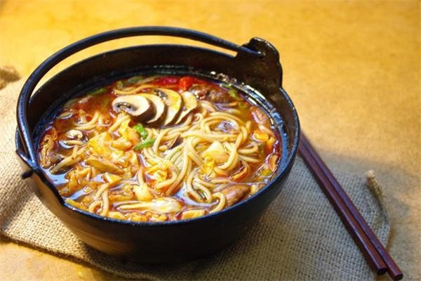 米小仙兒砂鍋米線