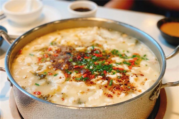 金湯酸菜魚(yú)