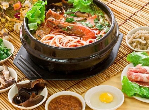 品味云南過橋米線