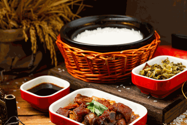 一碗稻谷煲仔飯