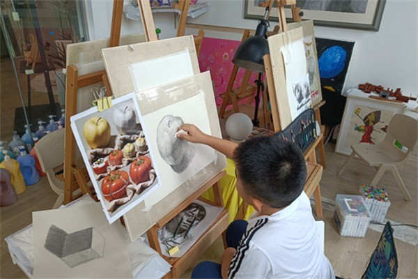 億暢想美術(shù)教育