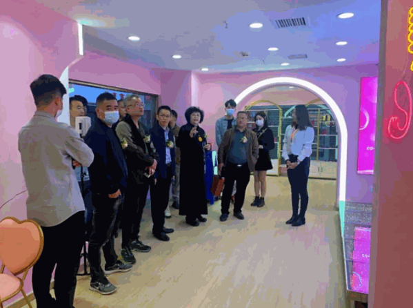 愛(ài)趣成人用品