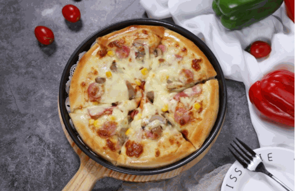 來點薩9.9元手工披薩