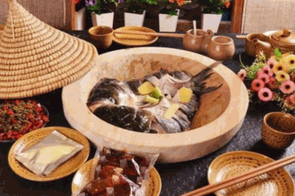 柴火石鍋魚火鍋