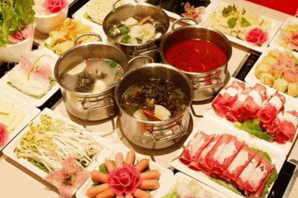 蘑菇島自助回轉小火鍋