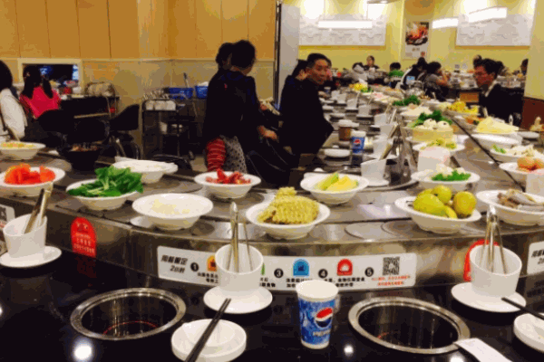 蘑菇島自助回轉小火鍋