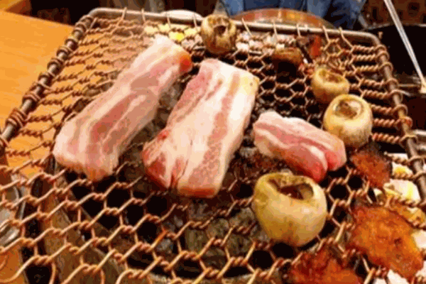 火炙團(tuán)烤肉店