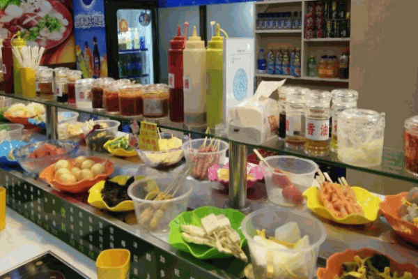 調(diào)調(diào)香旋轉(zhuǎn)麻辣燙