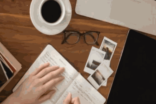 創(chuàng)領(lǐng)袖思維作文