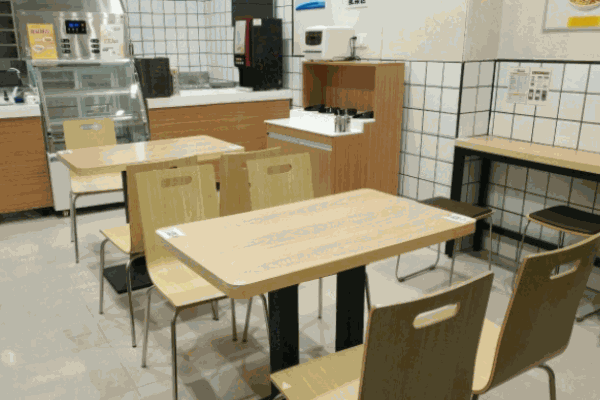 易愛(ài)長(zhǎng)沙米粉