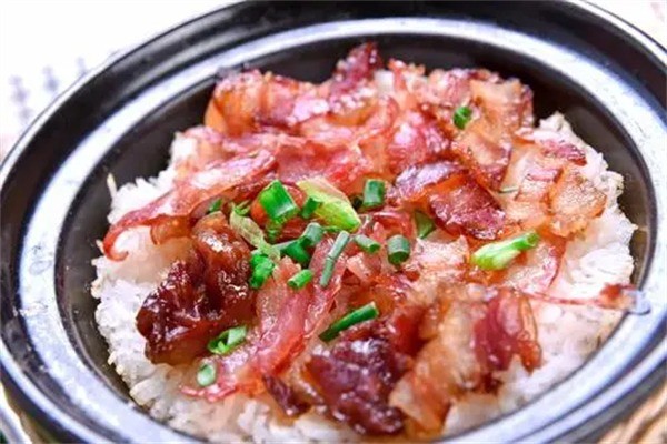 特色煲仔飯