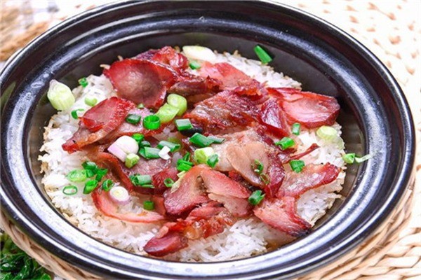 特色煲仔飯
