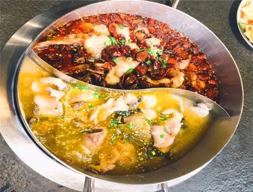 盛夜火鍋酸菜魚