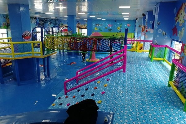 室內(nèi)兒童水上樂園