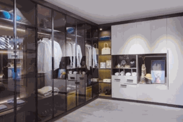 單國(guó)成衣柜