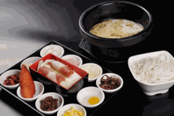 金小吃過橋米線