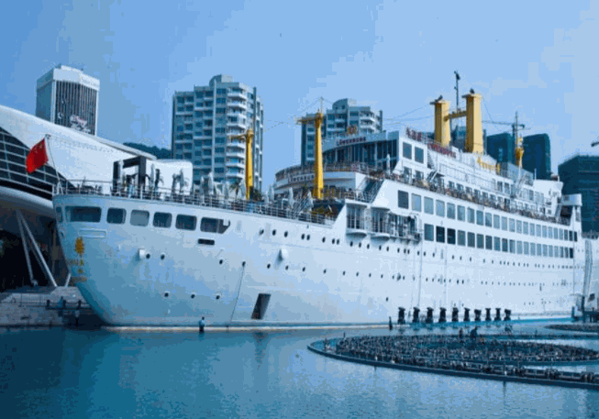 鴻隆明華輪酒店